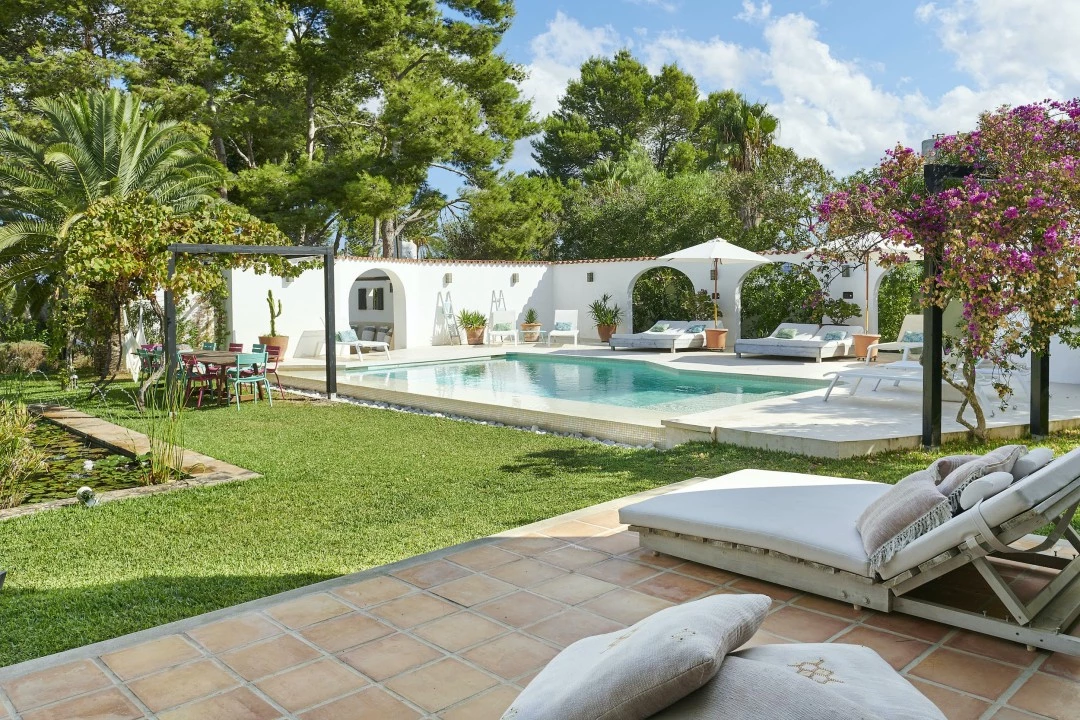 1681373279-Luxury real estates villa to rent Ibiza Lorenzo 2 pool.webp